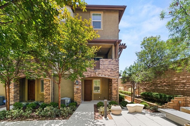 Building Photo - 12162 Diamond Dust Dr Unit 1