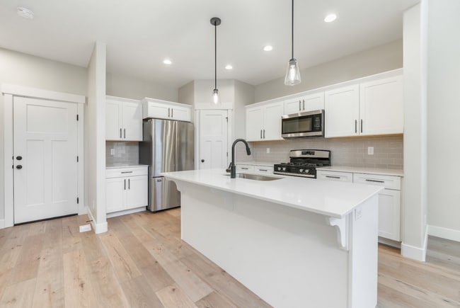 Photo - Pet-Friendly End-Unit Townhome in Lehi.