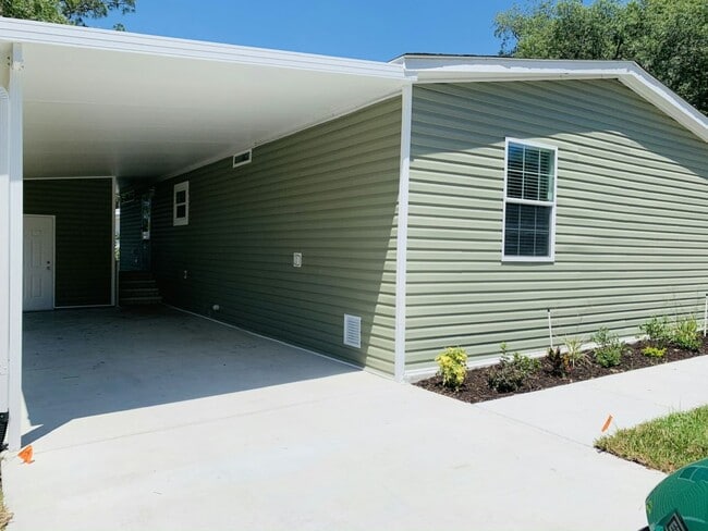 Photo - 185 Millwood Rd