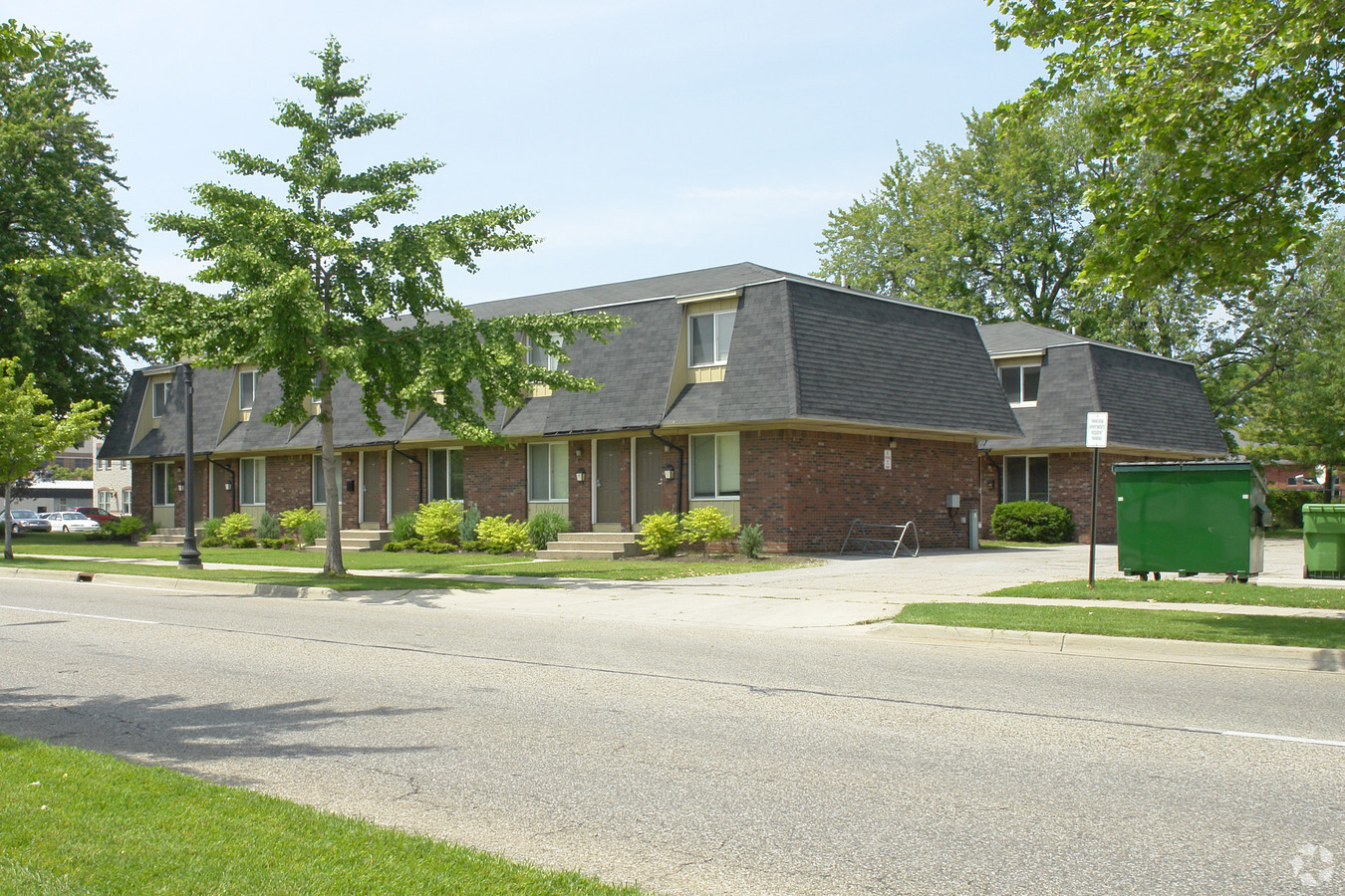 Parkview Apartments - Parkview Apartments