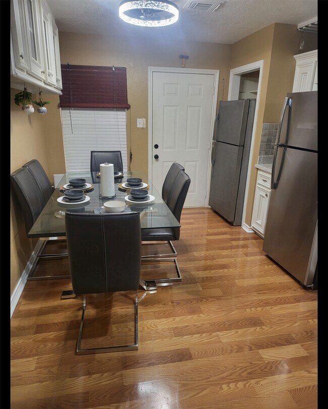 Building Photo - 5515 Bear Paw Cir