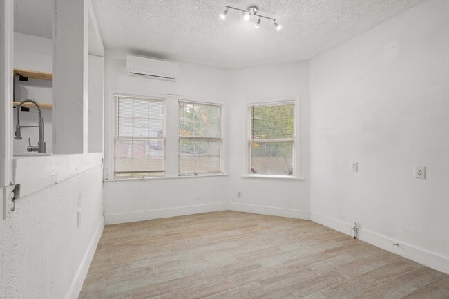 Photo - 1415 Church St