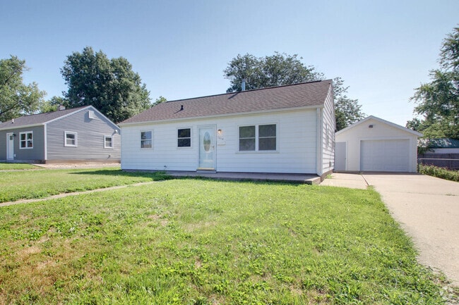 Building Photo - Melrose Rental