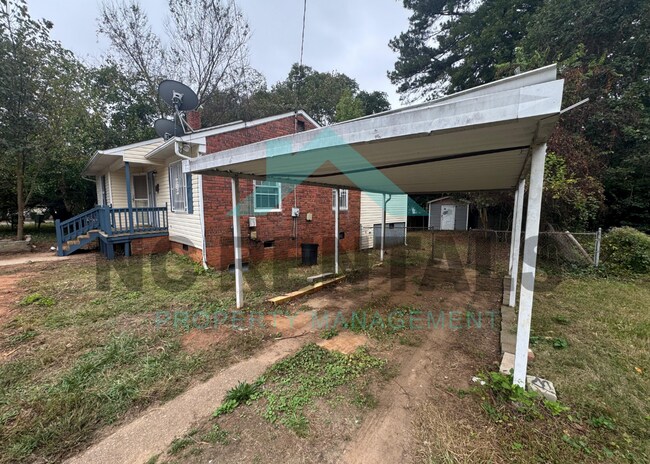 Photo - 422 Lamont St