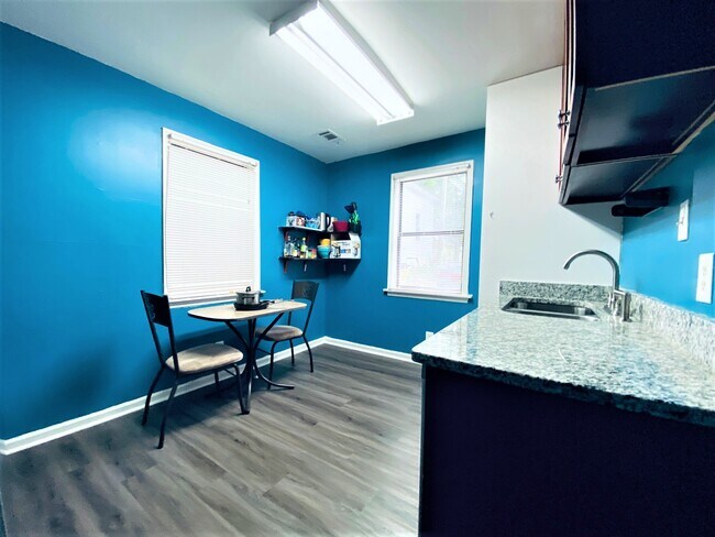 Photo - 1027 Curran St NW