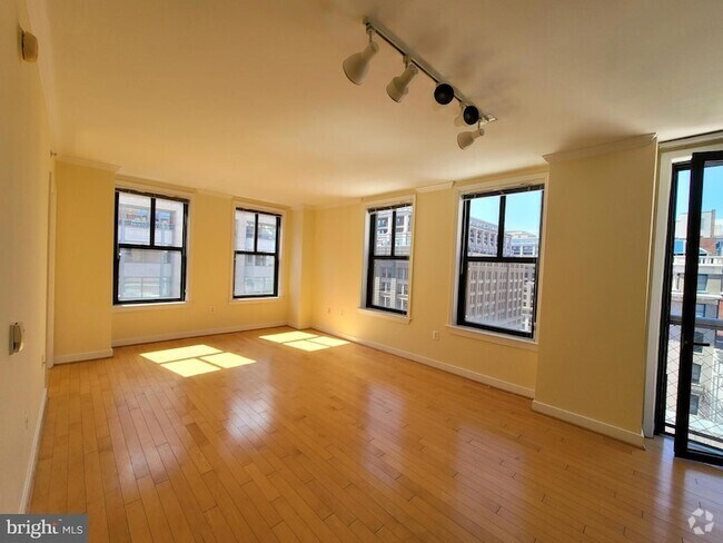 Building Photo - 631 D St NW Unit 733 Rental
