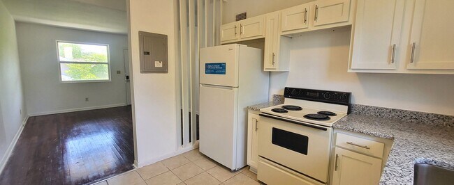 Photo - 2BR / 1 BA Riverside Upstairs Apartment w/...
