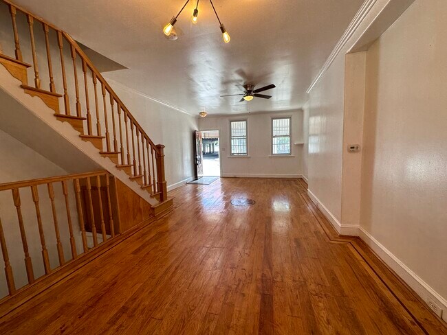 Photo - 1602 S Front St