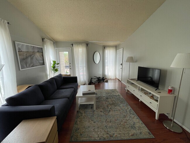 Photo - Room in Apartment on West Loop