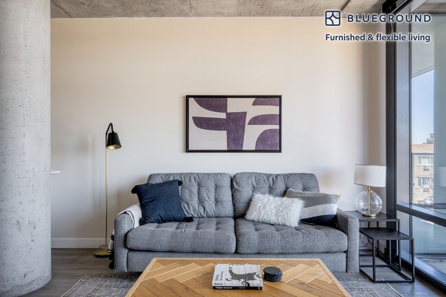 Photo - 450 W Belmont Ave Unidad FL5-ID983