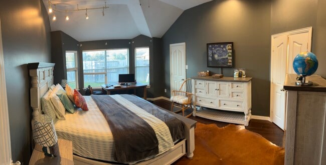 Photo - 4615 Parkstone Bend Ct House