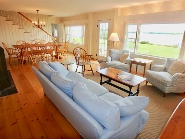17 Edgartown Bay Rd