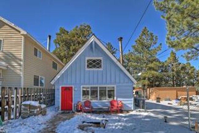 2 Bedroom Lodge- Pet Friendly- Fenced Yard - 2 Bedroom Lodge- Pet Friendly- Fenced Yard House