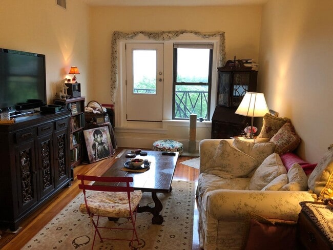 Photo - 1463 Beacon St Unit 3