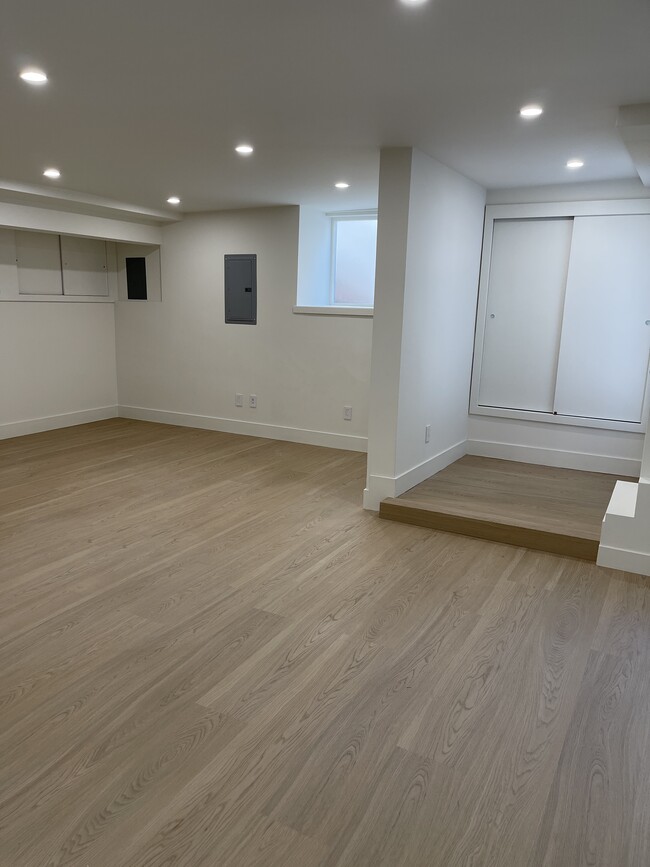 Photo - 633 Rocca Ave