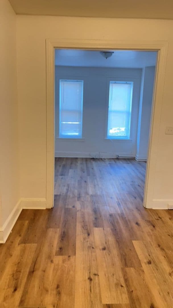 Photo - 346 E King St