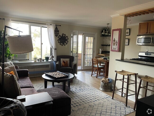 Building Photo - 1587 N Colonial Ter Unit 303 Rental