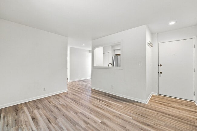Photo - 1243 Cedars Ct