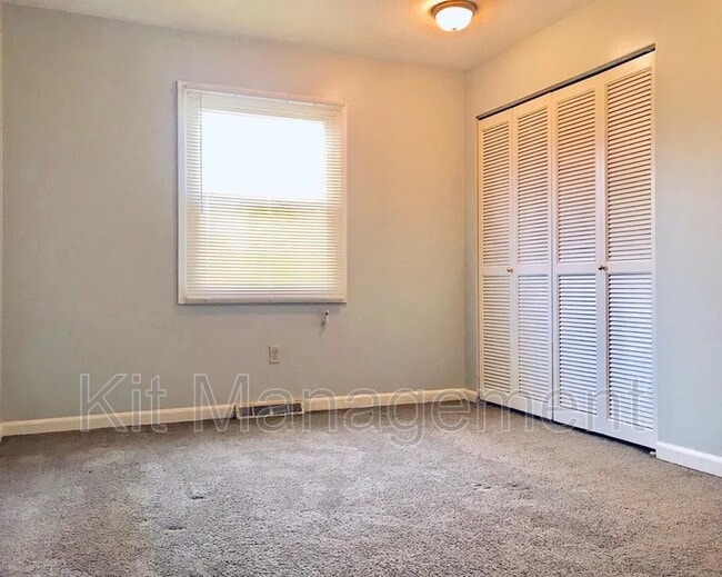 Photo - 6055 Lewis Ave