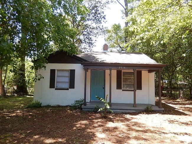 WALKABLE 3/1 House w/ Tile Floors, Newer A... - WALKABLE 3/1 House w/ Tile Floors, Newer A...