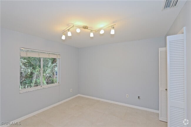 Building Photo - 5461 Boxwood Way Rental