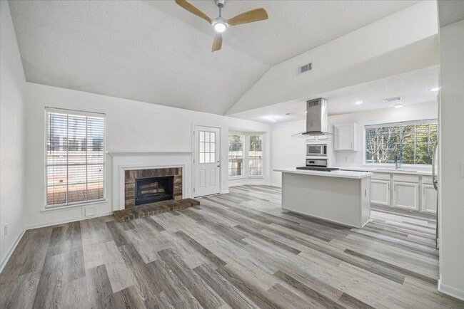 Photo - 143 W Village Knoll Cir