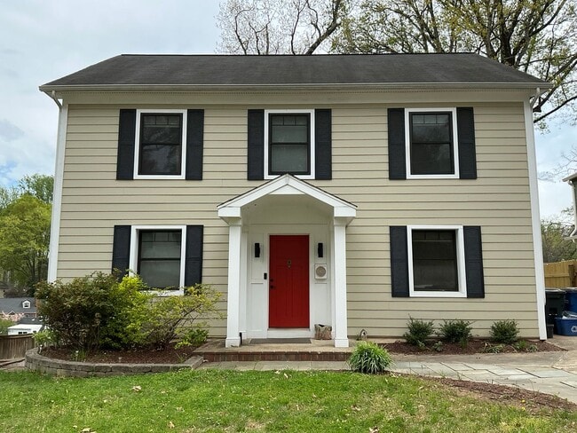 Building Photo - Fully remodeled 4BR 2.5BA colonial in 4 corners area of Silver Spring