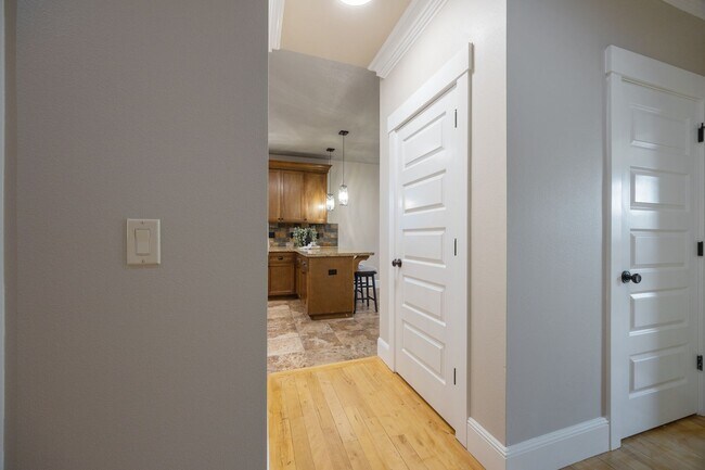 Photo - 3 Bed, 2 Bath Craftsman style home - NE PDX