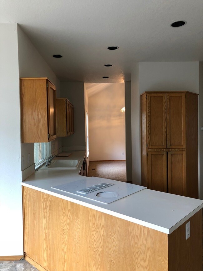 Photo - 20290 SW Midline St