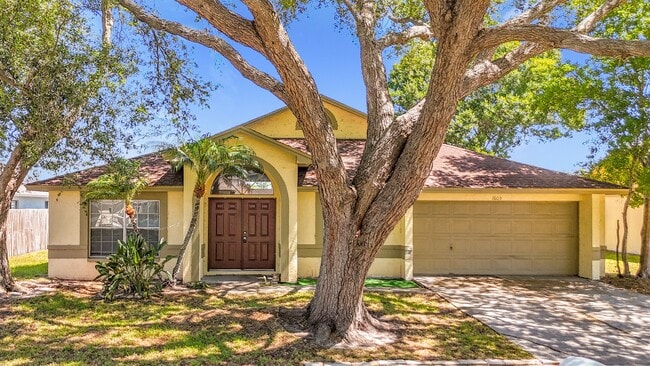 Building Photo - Spacious 4-Bedroom Retreat with 2 Baths in Brandon - 2103 Sq. Ft. of Comfort Awaits!