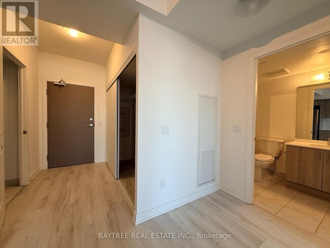 Photo - 1010 Sandy Beach Rd Unité 1603