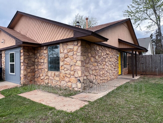 Building Photo - 6801 Chisholm Ct Rental