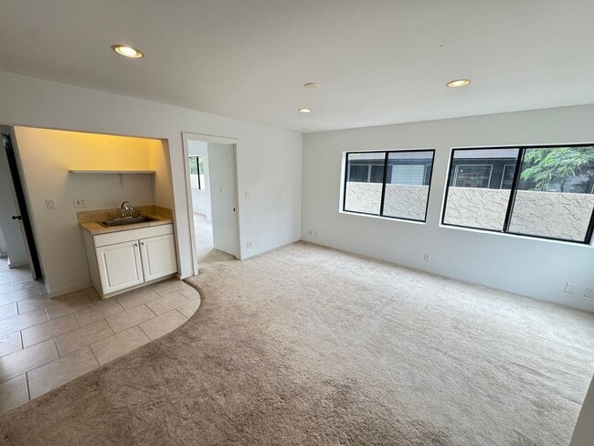 Spacious 1-Bedroom in the Heart of Wahiawa - Spacious 1-Bedroom in the Heart of Wahiawa Unit Back House