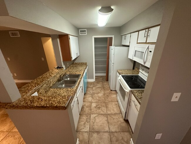 Photo - 2371 NW 33rd St Unidad 708