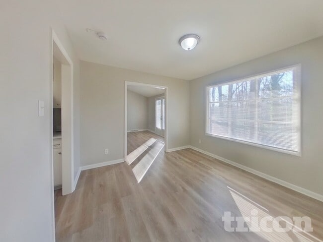 Photo - 911 Burtonwood Cir