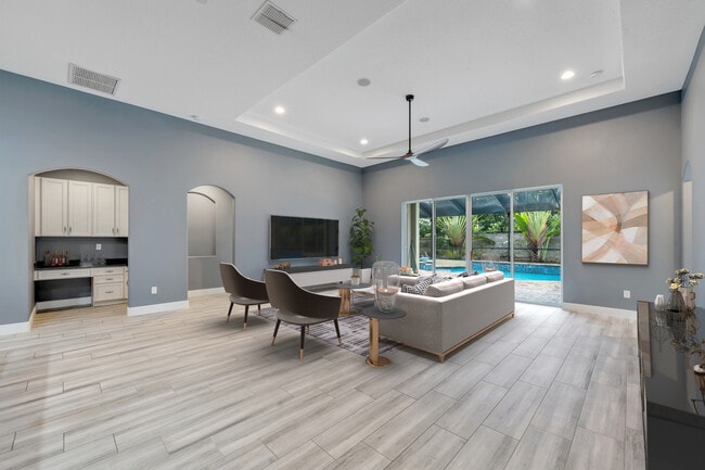 Photo - 6725 Riverside Bluffs Dr