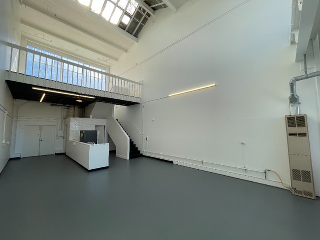 Building Photo - 6221 Hollis St