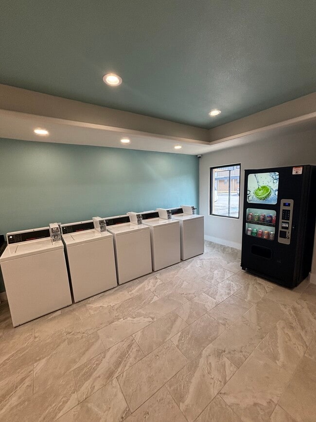 Photo - Valencia Apartments