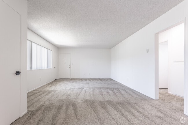 2BR, 2BA - 1,038-1,187SF - Living Room