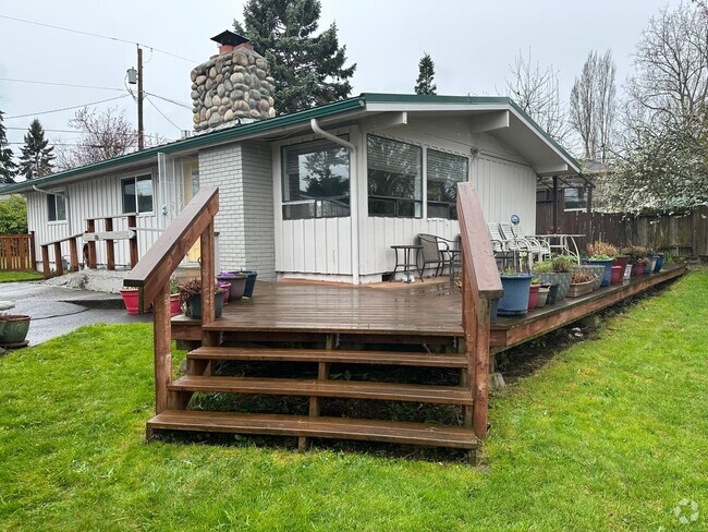 Building Photo - Recent Renovated Anacortes Two Bedroom Rental