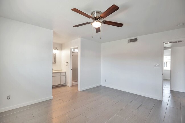 Photo - 5 Bedroom, 3 Bath, Pool, Remodeled