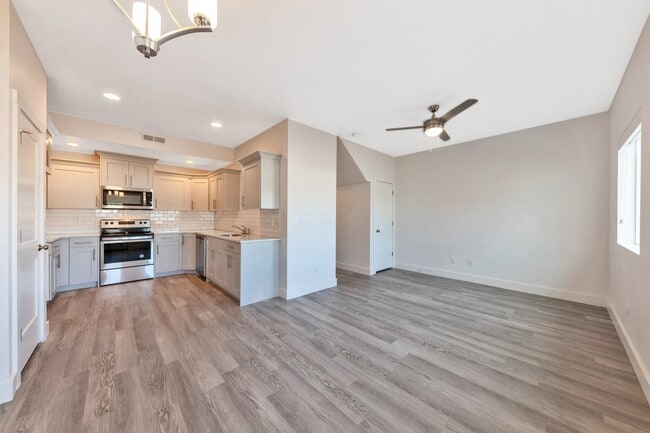 Photo - Beautiful 3 Bed, 2.5 Bath Town Home Located in the Sycamore Place Community in West Haven! Availa...