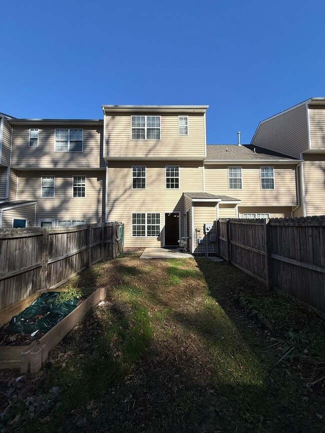 Photo - 3-bedroom 3.5 bath townhouse