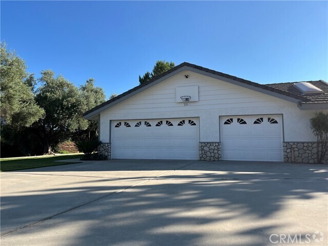 Building Photo - 41145 Los Ranchos Cir Rental