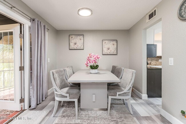 Building Photo - 6619 La Mirada Dr W Unit 2