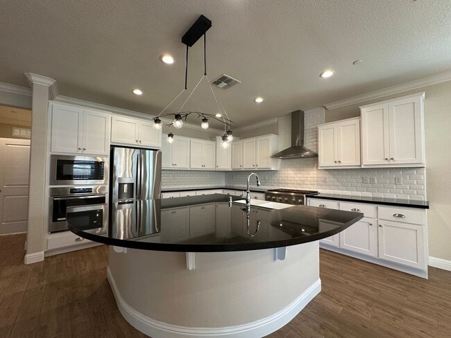 Building Photo - Stunning All Single Story 3 Bedroom, 2.5 B... Rental
