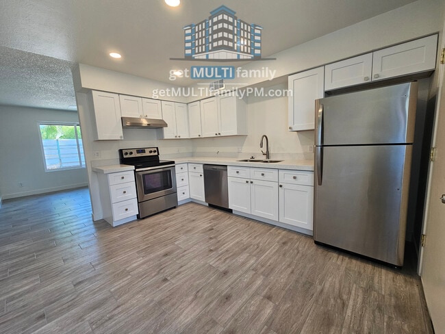Building Photo - 2535 W Missouri Ave Unit 2 Rental