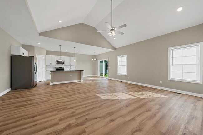 Photo - 2613 Cedrus Ave