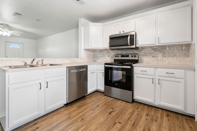 Photo - 210 Brazos St