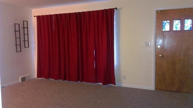 Photo - 1640 Greenview Dr